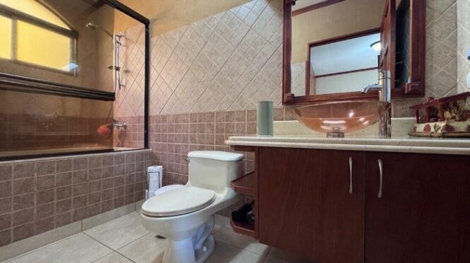 Venta de Casa en Granadilla de Curridabat. RAH 26-65 en Granadilla, Curridabat, San José — $325,000