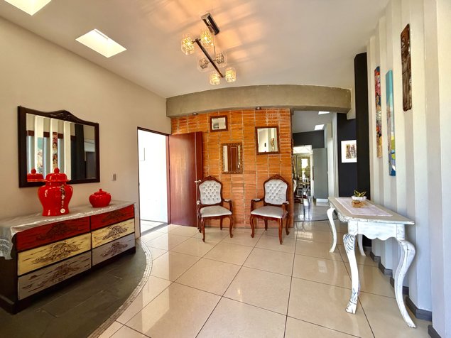 Venta de casa en residencial Piedades, Santa Ana in Piedades, Santa Ana, San José — $440,000 - Photo 2 of 22