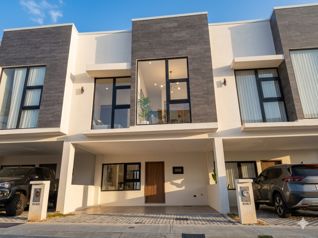 Alquiler de Casa en Condominio Santa Ana Urbano