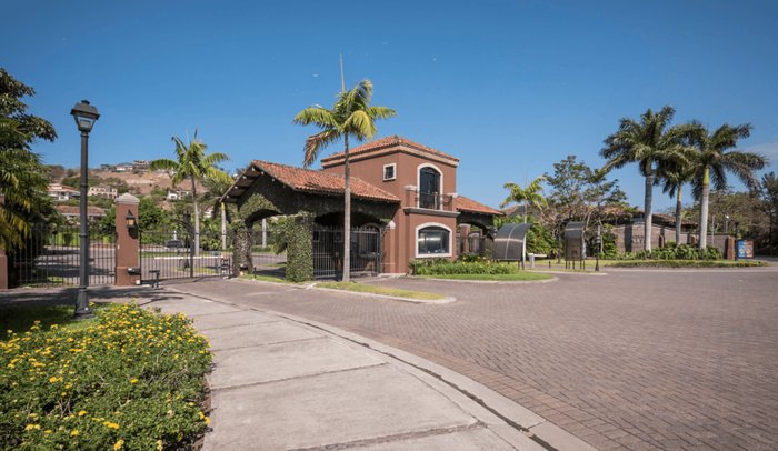 Lote de terreno en el condominio Cerro Alto. Escazú in San Rafael, Escazú, San José — $922,000 - Photo 3 of 22