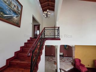Venga de Casa de Lujo en Curridabat. RAH 27-97 en Granadilla, Curridabat, San José — $650,000 - Foto 4 de 10