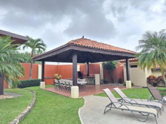 Se vende moderna casa en condominio de San Rafael Alajuela 24-827 en San Rafael, Alajuela — $280,000 - Foto 3 de 22
