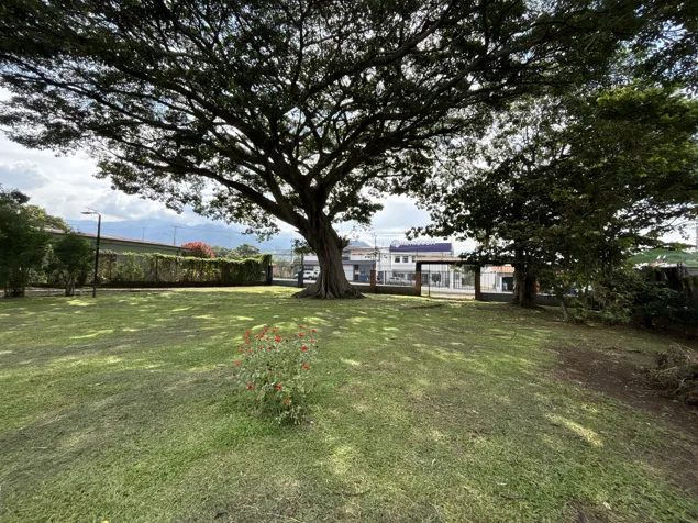 VENTA DE LOTE 3.894,78 m², SAN RAFAEL ARRIBA, DESAMPARADOS en San Rafael Arriba, Desamparados, San José — $1,947,390