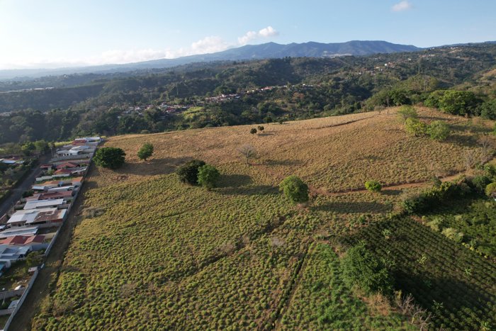 Oportunidad! La Pradera de los Angeles en Grecia, Alajuela — $2,968,988 - Foto 3 de 5