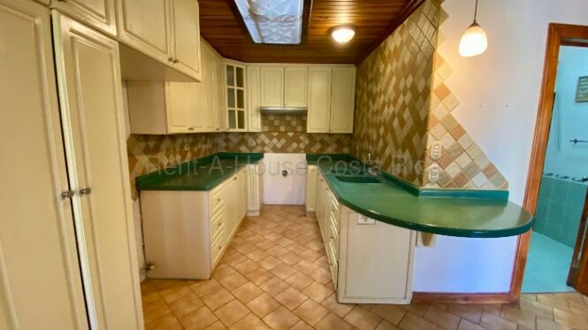 CASA EN ALQUILER 26-1622 en Santa Rosa, Santo Domingo, Heredia — $1,600