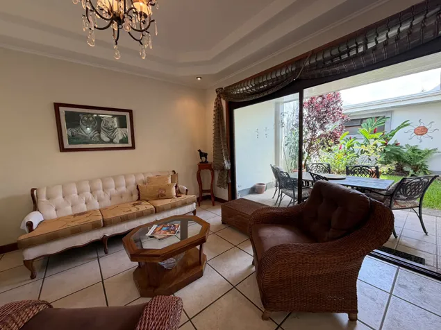 Single-storey house for rent in Altos del Horizonte, Escazú in Escazú, San José — $3,000 - Photo 2 of 26