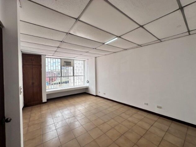 EDIFICIO COMERCIAL EN ALQUILER EN SAN JOSÈ en Catedral, San José — ₡ 3 350