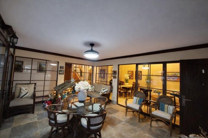 Se vende casa con piscina en Escazú Centro 26-1351 en Escazú, San José — $370,000
