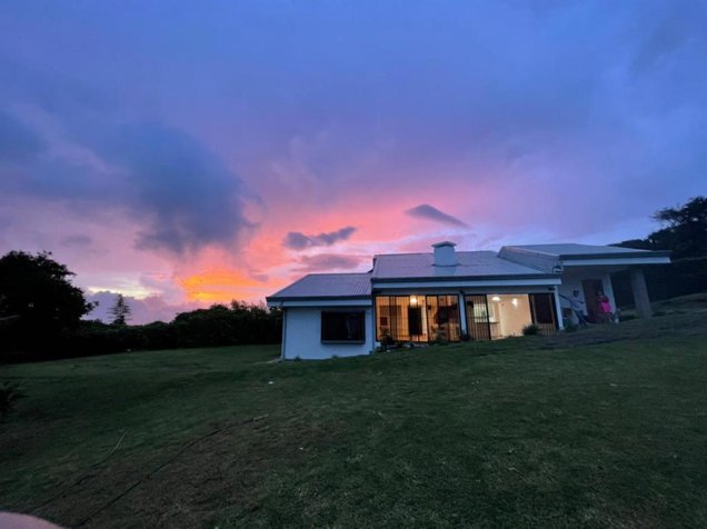Se Vende hermosa casa con vista al valle central en Concepción, San Rafael, Heredia — $375,000