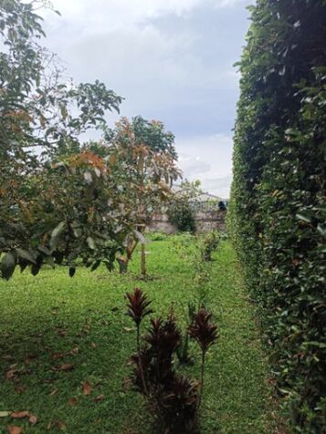 Preciosa casa con espacios para familias grandes  en San Miguel, Santo Domingo, Heredia — $600,000