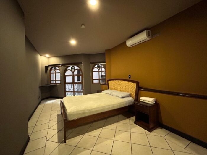 HOTEL EN VENTA, ALAJUELA CENTRO,US$1.600.000 Cod#25-180 in Alajuela — $1,600,000