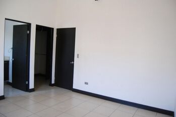 CASA EN VENTA EN SANTA ANA HILLS SAN JOSÈ en Uruca, Santa Ana, San José — $220,000 - Foto 5 de 9