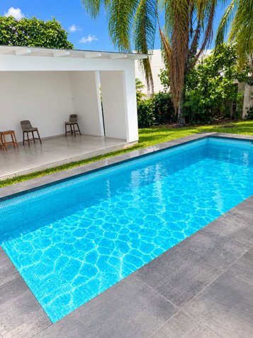 VENDO HERMOSA CASA ESTILO CONTEMPORÁNEO, EN CONDOMINIO, ESCAZU en Escazú, San José — $690,000