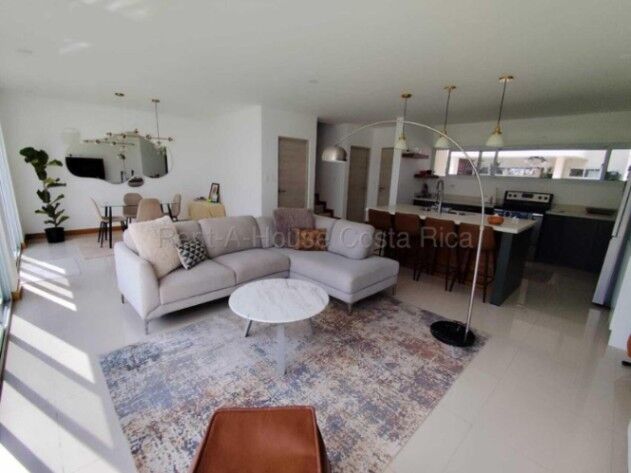 Se alquila casa en Ulloa Heredia 27-173 en Santa Ana, San José — ₡ 1 150 000