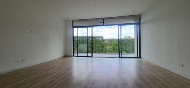 SE ALQUILA O VENDE BELLO APARTAMENTO EN SANTA ANA, SAN JOSÉ.  en Santa Ana, San José — $1,800