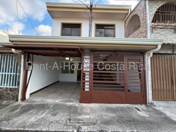 SE VENDE PROPIEDAD CON 2 APARTAMENTOS TIBÁS  in San Juan, Tibás, San José — $200,000