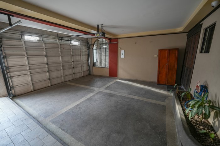 Casa independiente de 3 Habitaciones + Sala de TV en Rohrmoser en Pavas, San José — $2,800 - Foto 2 de 25