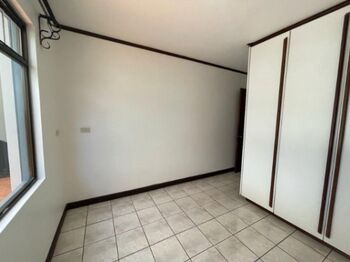 Venta de Apartamento en Zapote, San José.  in Zapote, San José — $110,000 - Photo 4 of 10