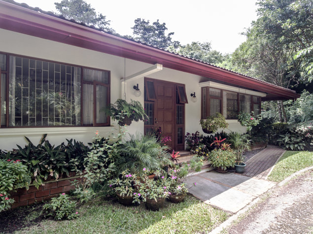 Un Refugio de Lujo en la Naturaleza: Bella Villa a la Venta en Heredia in San Rafael, Heredia — $730,000 - Photo 2 of 42