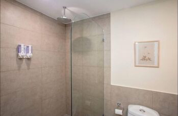 Alquiler de Apartamento Amueblado en Torre Los Yoses, San Pedro. RAH 26-557  in San Pedro, Montes De Oca, San José — $1,100 - Photo 5 of 14