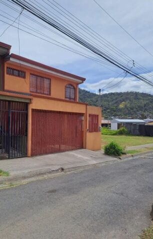 Hermosa casa de dos plantas. en San Diego, La Unión, Cartago — ₡ 80 000
