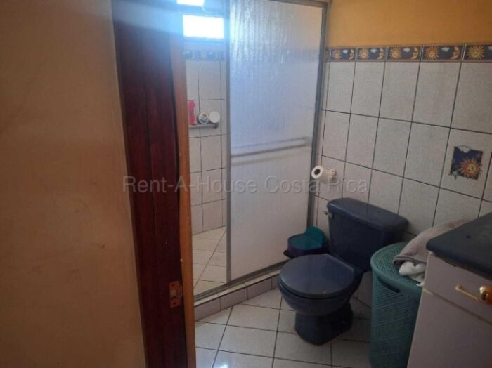 Venta | Casa de 4 habitaciones con apartamento independiente #26-2030 GS en San Rafael Arriba, Desamparados, San José — $260,870
