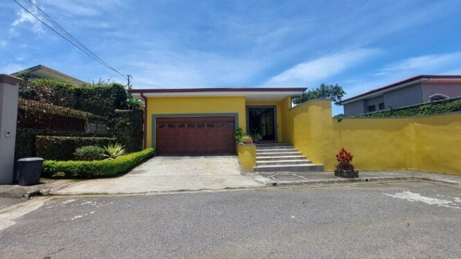 Venta de Casa en Vasquéz de Coronado, San José. RAH 26-573 en San Rafael, Vázquez de Coronado, San José — ₡ 250 000 000
