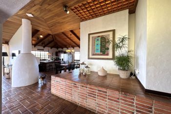 Venta de casa con espectacular vista por San Antonio Escazu in San Josecito, Alajuelita, San José — $689,000 - Photo 5 of 27
