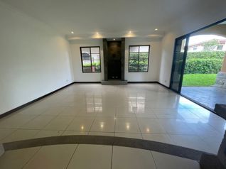 Casa en Venta Hacienda del Sol in Uruca, Santa Ana, San José — $880,000 - Photo 3 of 32