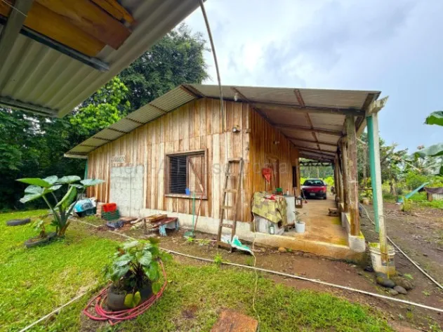 Venta de terreno con cabaña y vista al Volcán Arenal #27-206 GS in La Fortuna, San Carlos, Alajuela — $994,000 - Photo 3 of 9