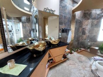 Venta de 2 Casas en San Miguel de Santo Domingo, Heredia. RAH 26-280 en San Miguel, Santo Domingo, Heredia — 450 000 000 ₡ - Foto 4 de 20