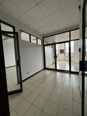 ALQUILER DE LOCAL, HEREDIA, SAN FRANCISCO, CN PASEO DE LAS FLORES. en San Francisco, Heredia — $2,033