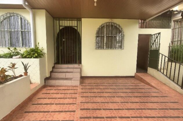 Venta de Casa + Mini Apto en San Juan de Tibás. RAH 26-786 in San Juan, Tibás, San José — $198,400