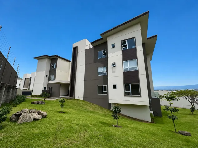 Apartamento en Guachipelín en Escazú, San José — $3,000
