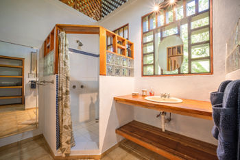 Playa Chiquita House 5 min from the beach en Cahuita, Talamanca, Limón — $445,000 - Foto 5 de 7