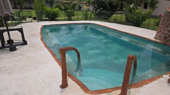 Villa Fortuna con excelente vista al Volcán Arenal in La Fortuna, San Carlos, Alajuela — $860,000 - Photo 5 of 14