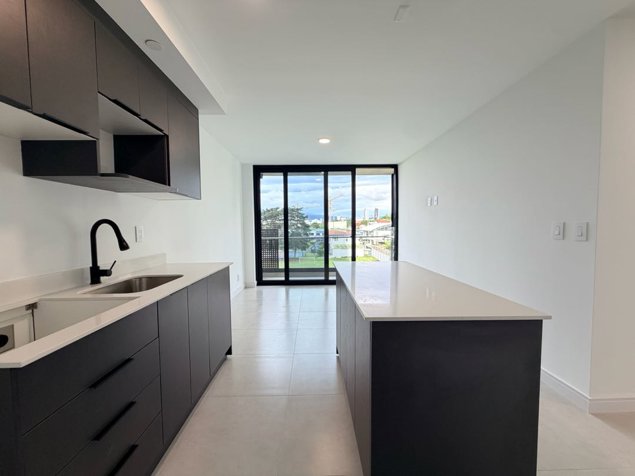 SE ALQUILA SKY SABANA EL APARTAMENTO MÁS GRANDE en Mata Redonda, San José — $1,400 - Foto 3 de 18