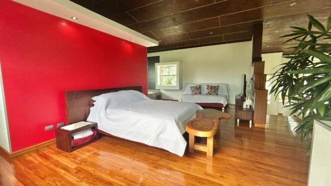 Venta de Casa de Lujo con Terreno de 2400mt2 en la Guácima 26-207 in Guácima, Alajuela — $375,000