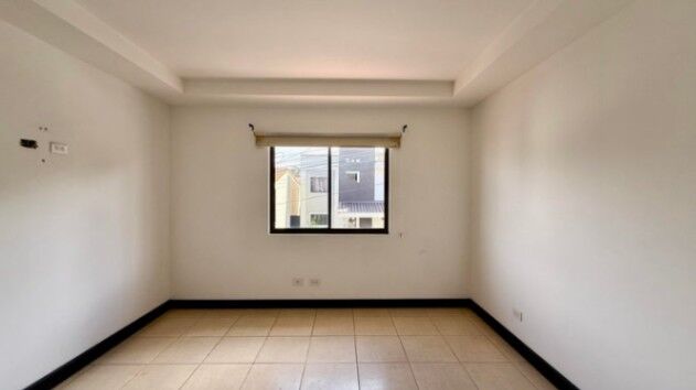 Venta de Casa en Moravia-La Trinidad. RAH 26-1293  en La Trinidad, Moravia, San José — $200,000