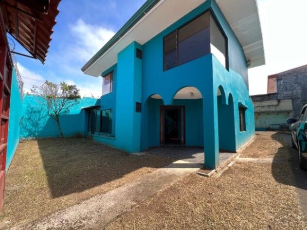 CASA EN VENTA, SANTO DOMINGO DE HEREDIA, $325.000 Cod#24-659 in Santo Domingo, Heredia — $325,000