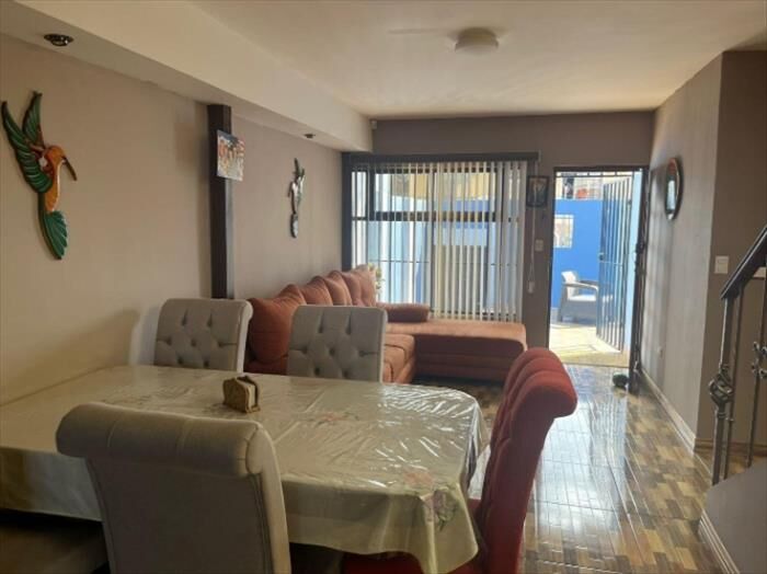 🏡 Hermosa Casa Familiar de Dos Niveles en Guadalupe🏠 en Guadalupe, Goicoechea, San José — $200,000