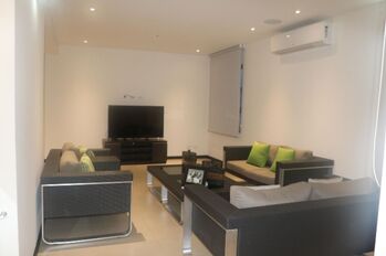 Venta de Casa en Pozos de Santa Ana. RAH 26-479 in Pozos, Santa Ana, San José — $475,000 - Photo 5 of 10