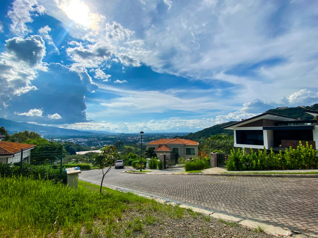 Lote con espectaculares vistas en exclusivo condominio en Santa Ana in Pozos, Santa Ana, San José — $240,000