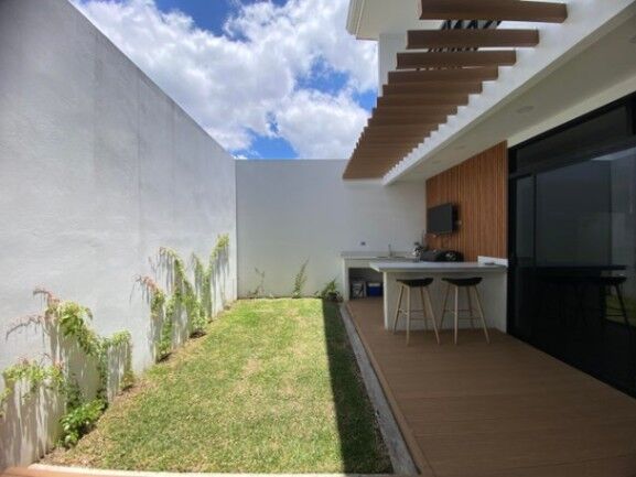 Venta de Casa en San Rafael de Escazú. RAH 26-522 en San Rafael, Escazú, San José — $335,000