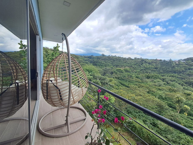 House for Sale in San Isidro, Grecia, with Views en San Isidro, Grecia, Alajuela — ₡ 96 000 000