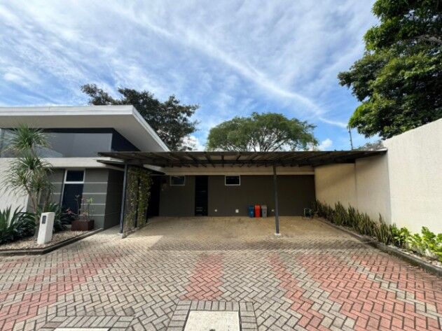 Venta de Casa en Mora, San José.  in Colón, Mora, San José — $405,000