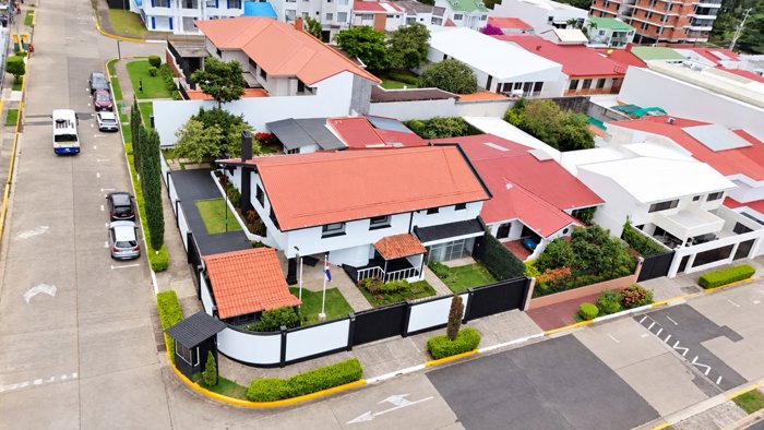 VENTA O ALQUILER CASA EN NUNCIATURA in Pavas, San José — $4,000 - Photo 2 of 29