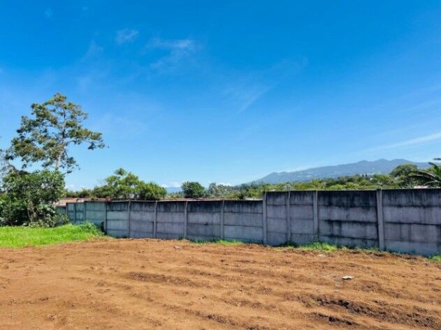 Se vende lote de 1,130m2 en Concepción de Heredia 26-219 in Concepción, San Rafael, Heredia — ₡ 140 000 000