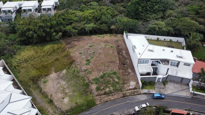 Venta de Amplio Lote de 1.371m2 en Escazú en Escazú, San José — $340,000 - Foto 3 de 6
