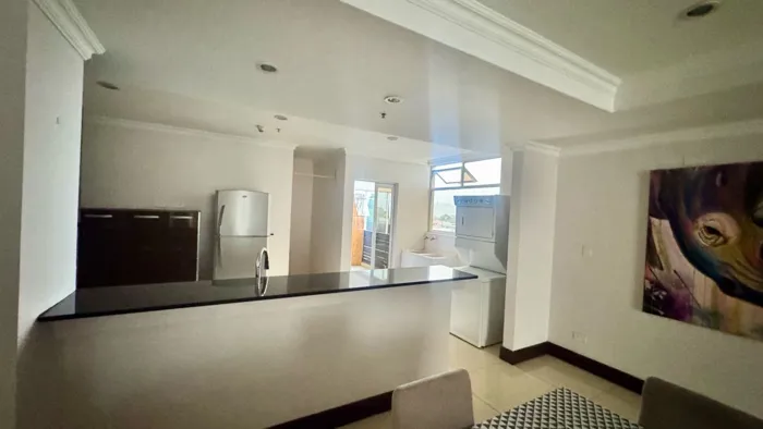 Alquiler | Torres del Lago | 2 Habitaciones Full Amoblado + 2 Parqueos en Mata Redonda, San José — $1,800 - Foto 3 de 25